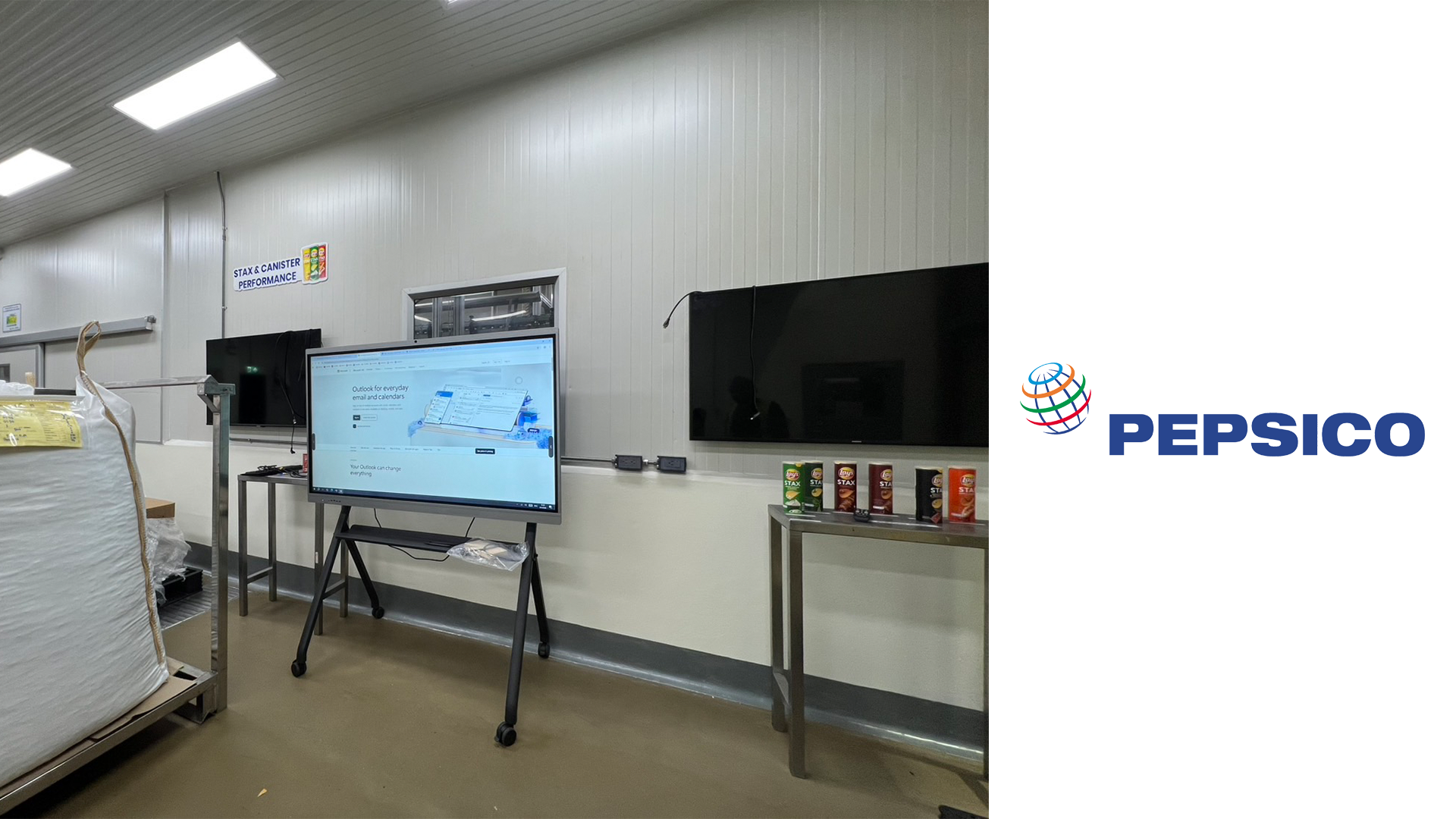 ติดตั้งจอ Interactive Whiteboard ในไลน์ผลิต ให้กับ PepsiCo